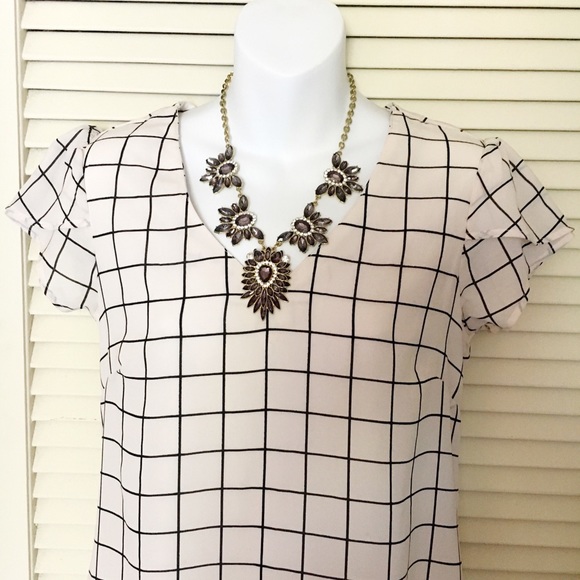 Black & White Grid Print Shift Dress - Picture 4 of 6